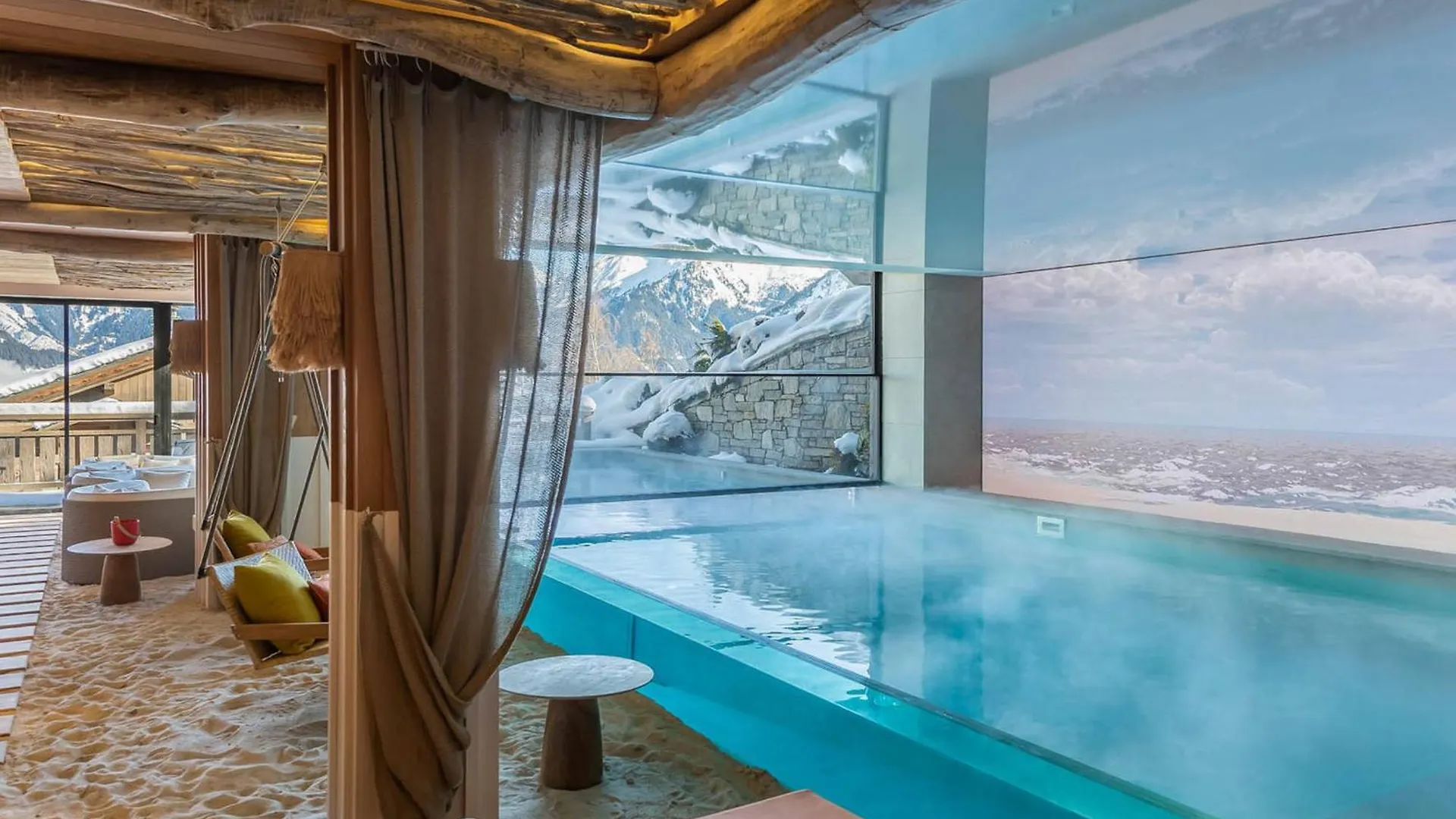 Chalet Luxueux A Courchevel Avec Piscine, Cinema, Salle De Sport Et Service Complet - Fr-1-562-71 0*,